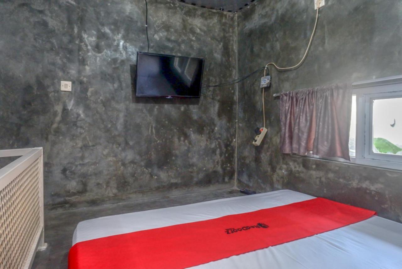 Reddoorz Near Jumbo Mall Sragen Dış mekan fotoğraf